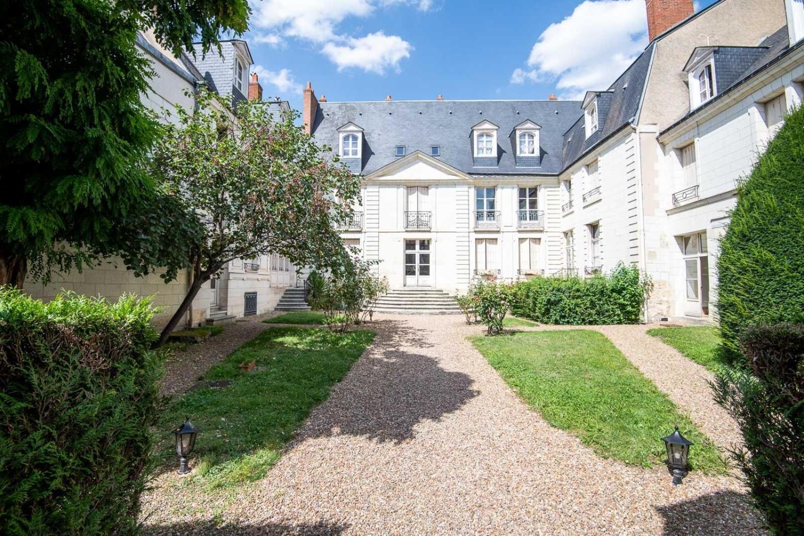 La Serpe Du Vieux Tours Luaran gambar